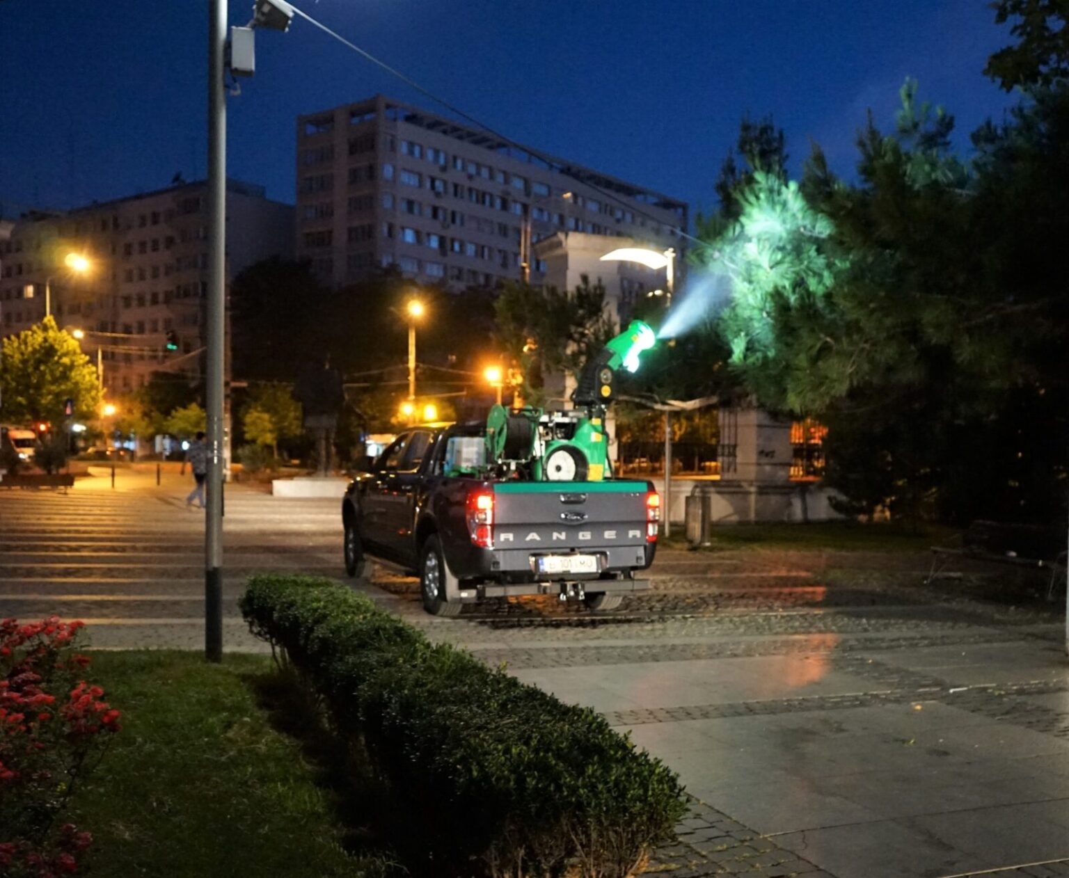 dezinsectie in toata capitala compania de igienizare a demarat al treilea tratament de combatere a tantarilor 683db9e6646aa