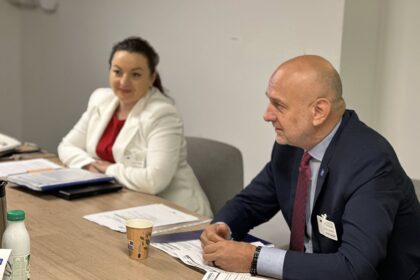 dumitru costin spune ca eliminarea sporului de antena sau a voucherelor de vacanta sunt masuri pompieristice 683e68c805a45