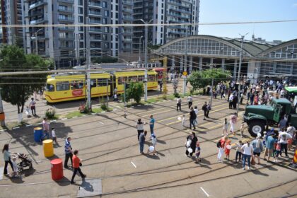foto imperio cu imbunatatiri neasteptate tramvaiul portocaliu troleibuzul geamantan si un autobuz ozn nebanuita flota stbf09f988d 683dafd650cb3