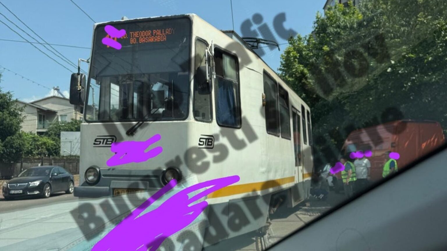 inca un tramvai deraiat in bucuresti pe bulevardul 1 decembrie 1918 stb linia 49 este blocata pe sensul spre bd theodor pallady update 68443cd2b75d1