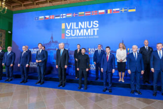 nicusor dan s a dus la vilnius cu un avion spartan al fortelor aeriene romane 683db45ac5380