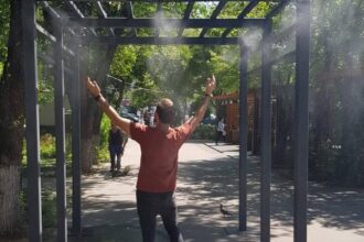 perdelele de apa din sectorul 6 au fost repornite datorita valului de caldura din capitala in sectorul 2 bucurestenii au acces la fantani si cismele publice 68428fec3c372