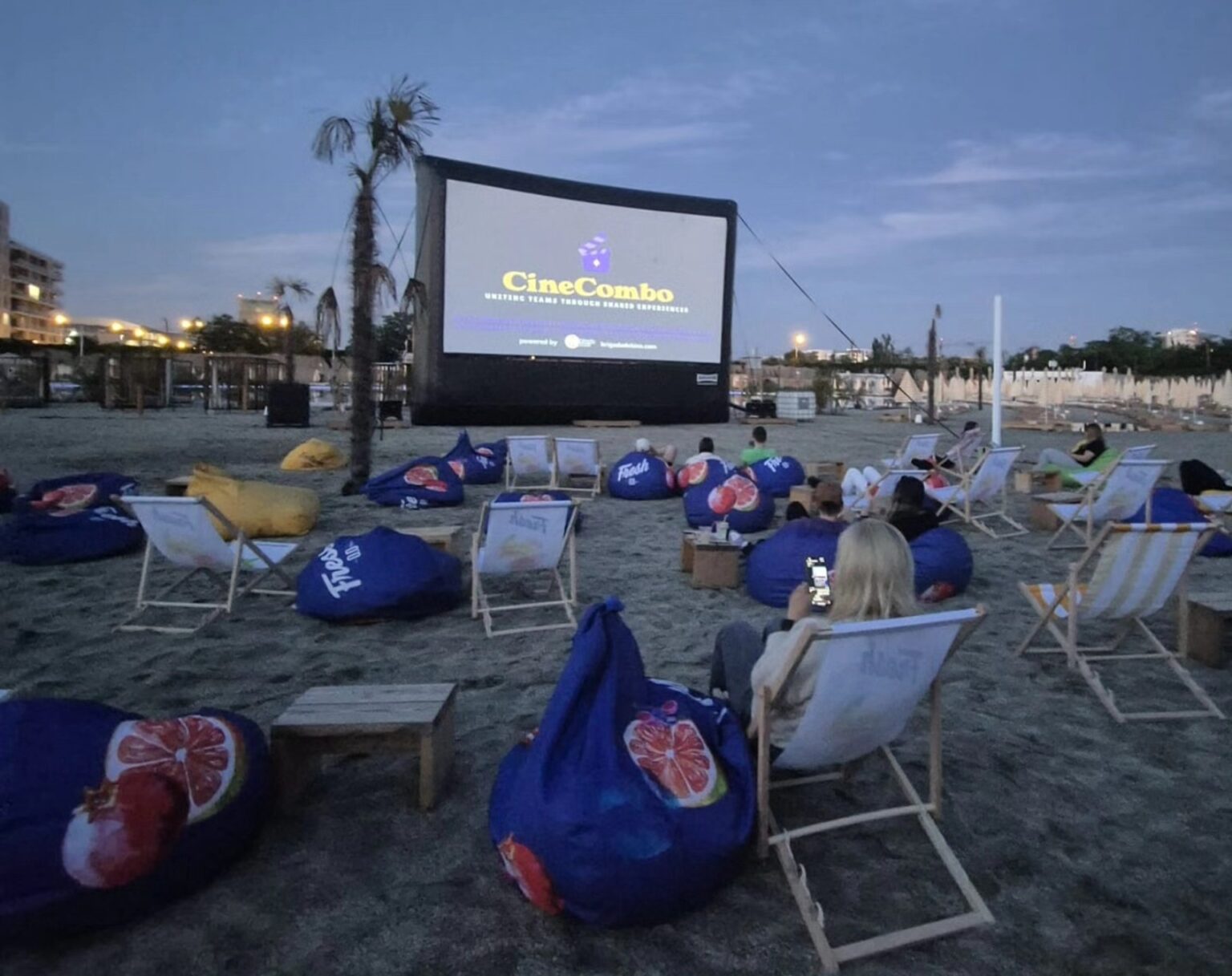 proiectii de film in aer liber la lagoon park plaja artificiala din bucuresti cat costa biletul la lagoon cinema f09f93bdefb88f ps e mult mai ieftin decat cel la piscina 6842bec5b3e95