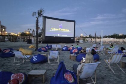 proiectii de film in aer liber la lagoon park plaja artificiala din bucuresti cat costa biletul la lagoon cinema f09f93bdefb88f ps e mult mai ieftin decat cel la piscina 6842bec5b3e95