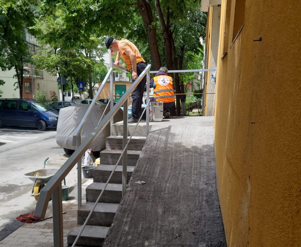 rampe noi pentru pubele pe strada vicina un pas spre un oras mai curat 683d5d2116d18