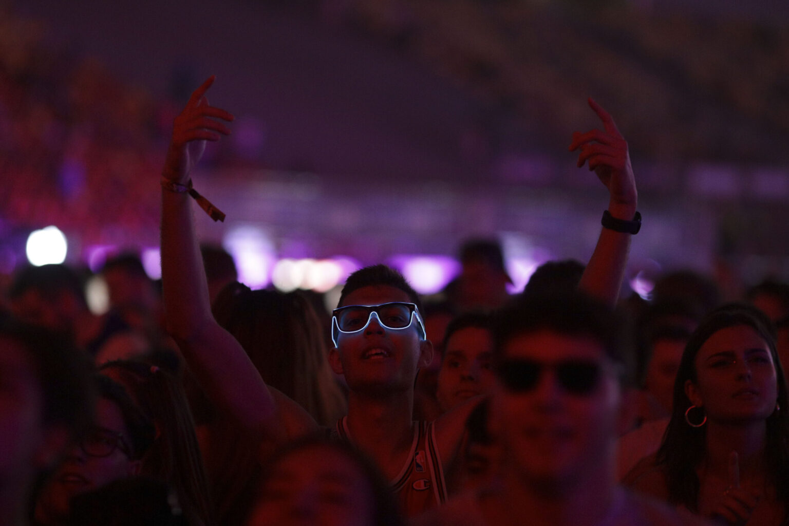 reducere de bucurestean la neversea kapital f09f92b8cei care locuiesc in bucuresti pot lua bilete la un pret mai mic pentru festivalul de pe arena nationala 6842c5dd6fc15