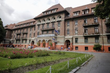 restaurantul de la hotel triumf ce apartine de ra apps inchis si amendat cu 10 000 de lei de anpc inspectorii au gasit conditii mizere in bucatarie gandaci si mancare expirata 6842c5d84ec17