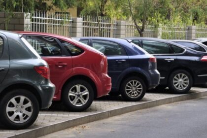 romanii optimisti la volan doar 1 din 5 crede ca are o masina veche desi aproape jumatate conduc autoturisme de peste 10 ani 683d869bd04dd