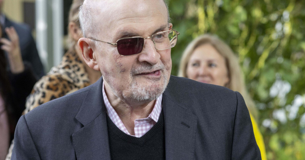 salman rushdie a vorbit despre pericolul ai ce spune despre momentul in care scriitorii vor fi distrusi de inteligenta artificiala 68450bff2f2b4