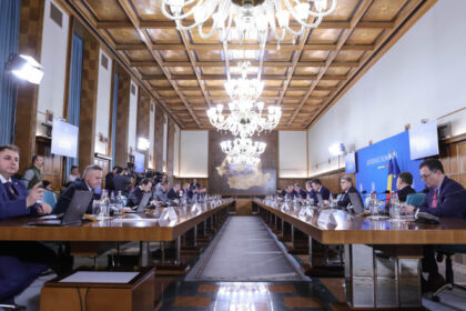 sedinta extraordinara de guvern pentru acordarea de ajutoare destinate zonelor distruse de inundatii 683d357bb0da0