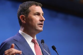 tanczos barna institutiile care au facut angajari in contradictie cu legea trebuie sa faca disponibilizari 683e0bf062293