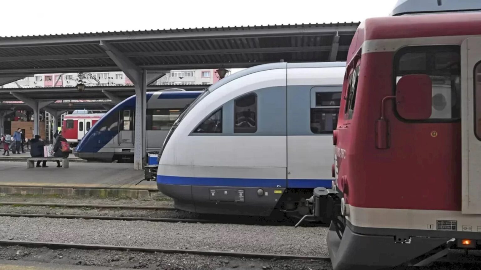 un tren care venea de la pitesti la bucuresti a lovit in dambovita o masina circulatia feroviara este oprita intre statiile gaesti si matasaru 683e9ef74d651