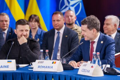 video nicusor dan intampinat cu aplauze la summitul b9 de la vilnius avem nevoie de un nato mai puternic 683dabd76ade1