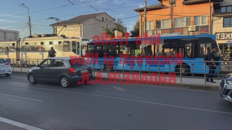 accident autobuz tramvai stb pe soseaua sportului linia 21 este blocata pe sensul spre pasaj colentina 68af389763463