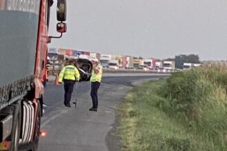 alerta accident mortal pe autostrada a1 pe sensul de mers dinspre bucuresti spre pitesti traficul este blocat se circula doar pe banda de urgenta 689c242183934