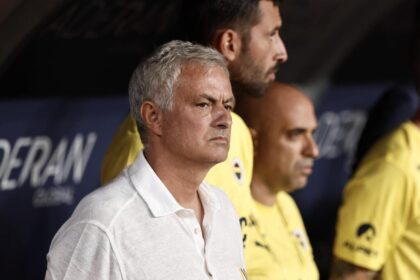 antrenorul portughez jose mourinho a fost demis de fenerbahce 68b1858a0b5fc