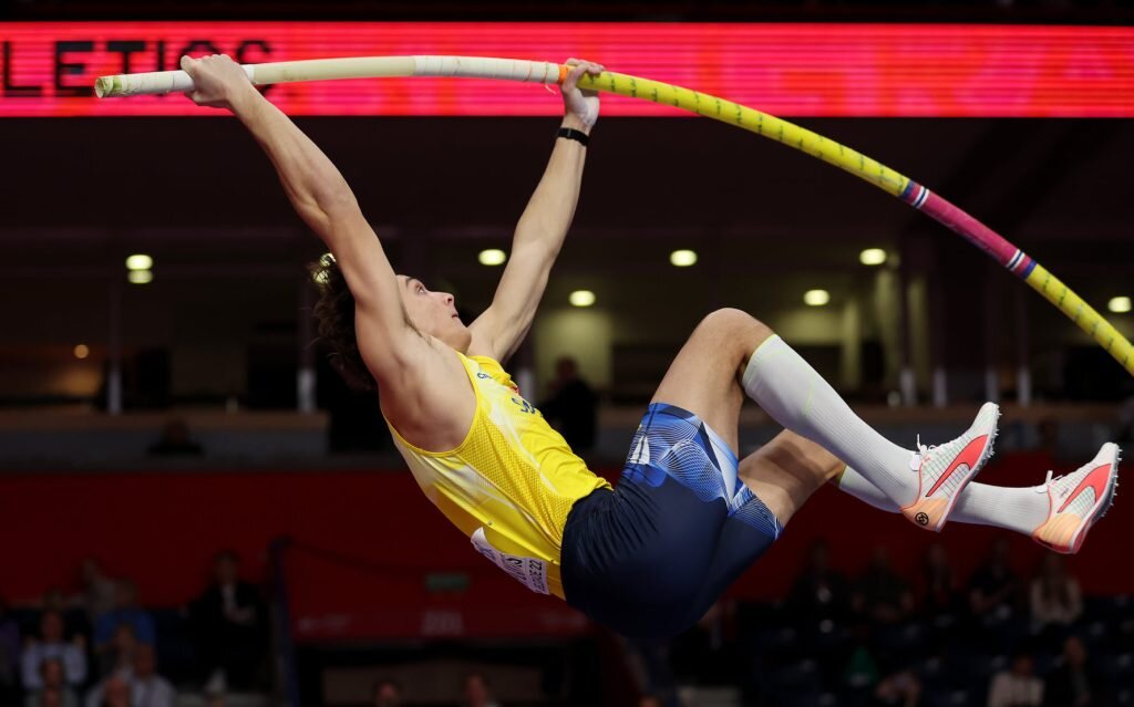 armand duplantis a stabilit un nou record mondial la saritura cu prajina 689c44d06e8a5