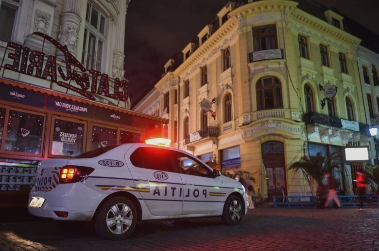 breaking focuri de arma in centrul vechi in aceasta dimineata un tanar a tras cu pistolul inspre o terasa 6 focuri arma letala 68a59be4ddd32