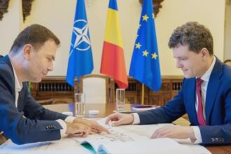 dl drula anunta ca dumnealui e candidatul la pmb preferat de dl nicusor in timp ce dl nicusor continua vacanta cu rucsacul cu copil in spate 68a8308d1b864