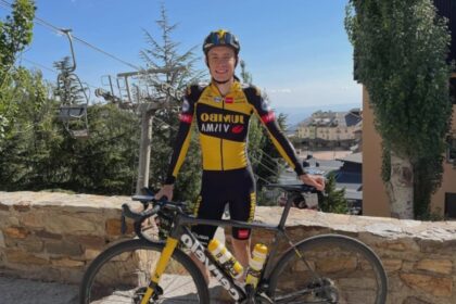 echipa visma lease a bike cu vingegaard jorgenson kuss si zingle la turul spaniei 2025 68a30a4e75ac4