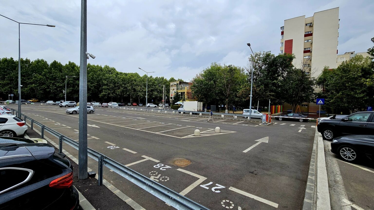 esential parcarea rosie un proiect nou de 4 lei pe ora in sectorul 4 aici nu va conta daca ai platit deja taxa baluta decat noaptea 689b2e49159ef