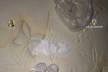 femeie de 66 de ani retinuta pentru ca vindea heroina si metadona in bucuresti 689c95d139523