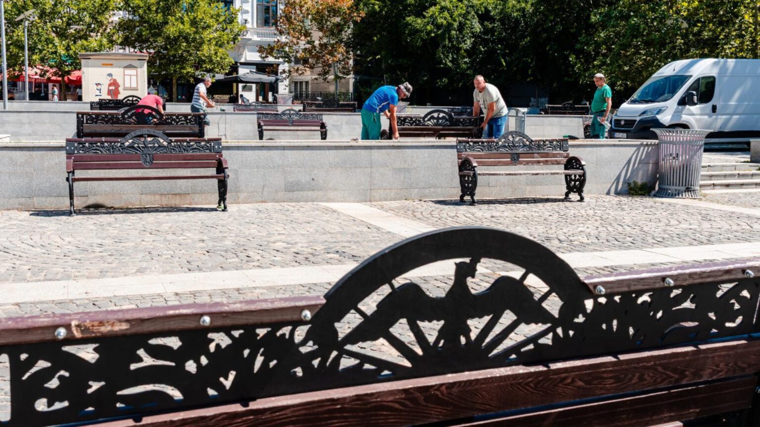foto centrul vechi intra in curatenie generala se smotruiesc strazi si statii stb se repara banci se rerface pavajul se schimba becuri anunta bujduveanu 689df883a5402