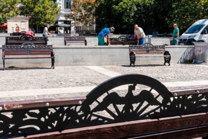 foto centrul vechi intra in curatenie generala se smotruiesc strazi si statii stb se repara banci se rerface pavajul se schimba becuri anunta bujduveanu 689df883a5402
