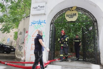 foto incendiul de pe calea victorie de la fostul restaurant marul de aur in imagini cladirea monument candva casa principesei elisabeta a mai ars si anul trecut 68b0491d7e58d 1