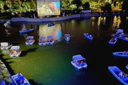 in weekend putem vedea filme de pe lac f09f8ca0 cinema sub stele se muta in parcul drumul taberei in acest final de saptamana f09f8ea5 programul pe zile 68b0a928cc680