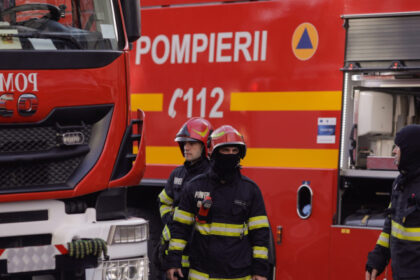 incendiu de vegetatie pe 40 de hectare la limita judetelor ilfov si giurgiu 17 autospeciale trimise la fata locului 689b20cf0f3b7