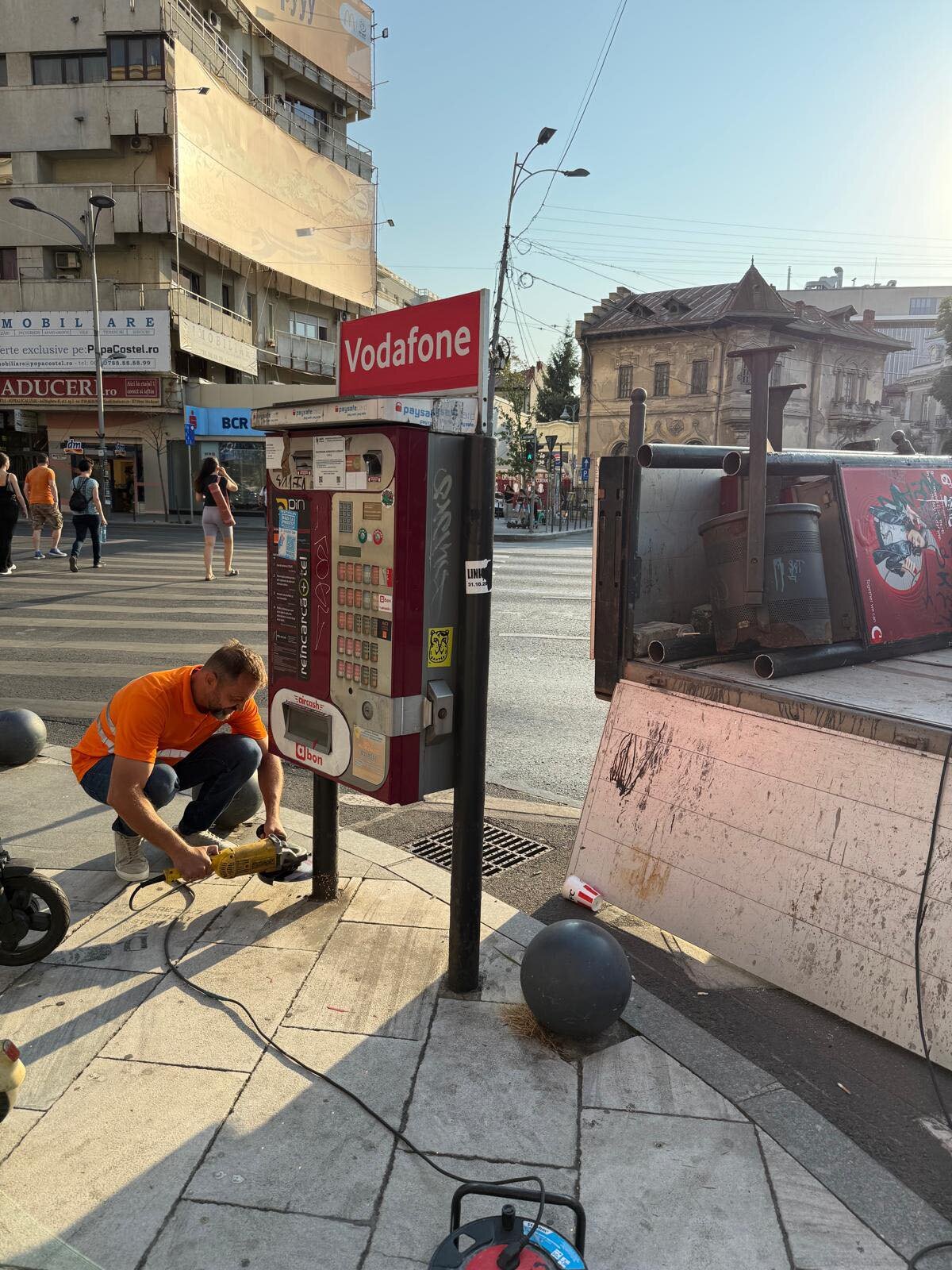infochioscurile lasate in paragina demolate in locul lor vor aparea puncte moderne de plata a calatoriilor stb 689c32099aaeb