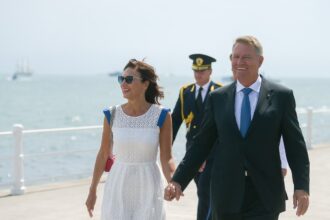 klaus iohannis si sotia somati de anaf sa plateasca aproape 1 milion de euro 689ecd513c32e
