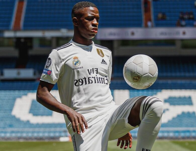 laliga a sesizat rfef privind jignirile aduse lui vinicius jr de catre fani ai lui oviedo 68addc748cb06