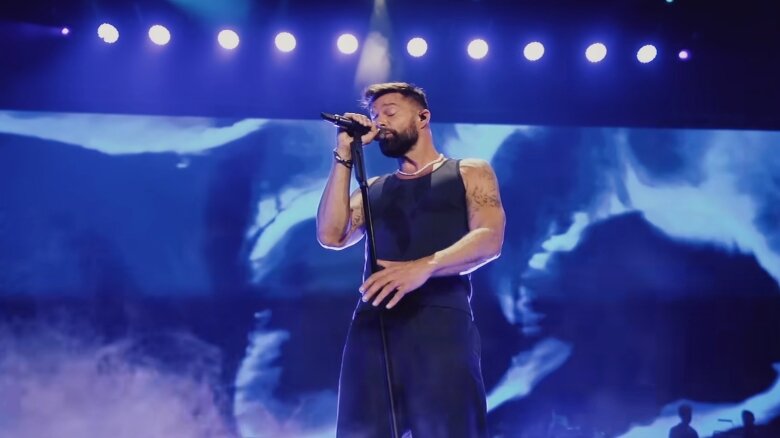 livin la vida loca in bucuresti ca vine ricky martin sa cante la romexpo la iarna acum belea la care ii iau mamei bilet la ricky sau la stefan banica jr 68b0a918adbe0