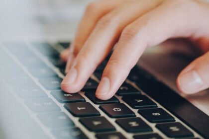 ministerul economiei suspenda inscrierile pentru posturi in conducerea companiilor de stat a primit peste 2 000 de cv uri 68b010a47234c