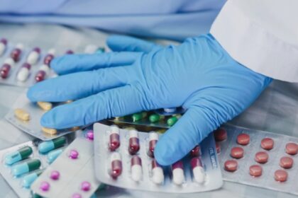 ministerul sanatatii retrage prevederea care limita accesul pacientilor la medicamente inovative prin instanta 68a6d18704037