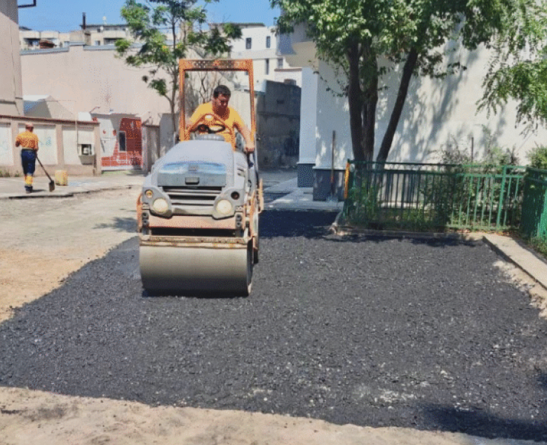 reparatii rapide in zona 13 septembrie parcarea a fost reabilitata pentru siguranta locuitorilor 68a72f0651a18
