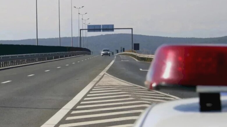 restrictii pe a1 pe sensul dinspre bucuresti spre pitesti pana diseara pe mai multe segmente de drum iar se carpeste asfalt si se refac marcaje 68a6cde86d079