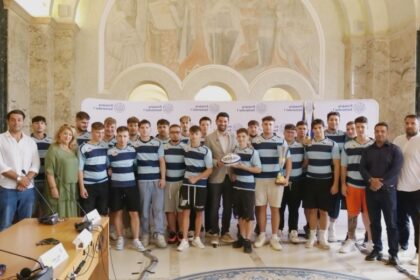 rugbisti ai colegiului tehnic dinicu golescu si antrenorii lor premiati de primaria sectorului 1 68a4132837125