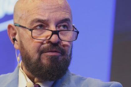 scrisoarea lui piedone catre oameni buni si lumea rea un fel de filosofie cu palarie despre prietenie 68a6f9197d595