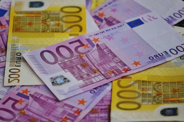 un pensionar din capitala jefuit de 15 000 de euro dupa ce a apelat la serviciile unei dame de companie 68a6b08fc6d39