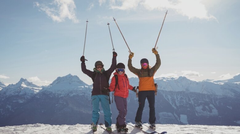 vesti pentru iubitorii de ski din bucuresti helly hansen deschide un magazin cu articole sportswear in promenada mall 68ac265316e11