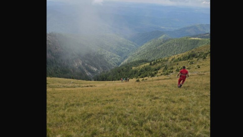 video accident mortal in muntii iezer papusa culegatori de fructe au fost alertati de strigate in zona starea tanarului grav ranit 68aae7ebd8746