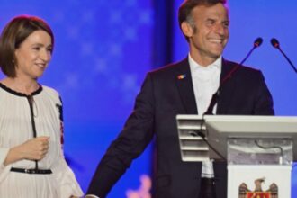 video emmanuel macron discurs in limba romana primit cu urale la chisinau datorita voua inima europei bate mai puternic ca niciodata 68afdf744f4fc