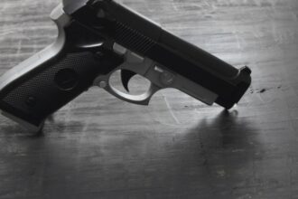 video focuri de arma in sectorul 3 al capitalei un tanar a tras cu pistolul in directia unei terase 68a594469a77d