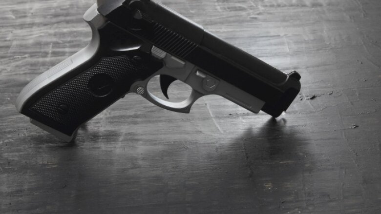 video focuri de arma in sectorul 3 al capitalei un tanar a tras cu pistolul in directia unei terase 68a594469a77d