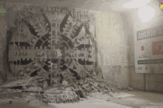 video lucrari la magistrala m6 de metrou scutul de forare sfanta maria a ajuns la aeroport baneasa 68a41a3eb8ab5