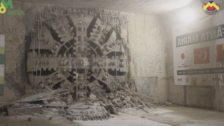 video lucrari la magistrala m6 de metrou scutul de forare sfanta maria a ajuns la aeroport baneasa 68a41a3eb8ab5