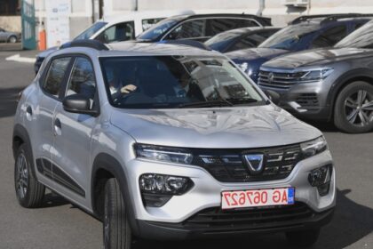 vine primavara la politia locala a capitalei cu 52 de dacia spring masinile electrice sunt acum la pmb propunerea e sa le foloseasca agentii care ies in misiuni prin oras 68ac266076095